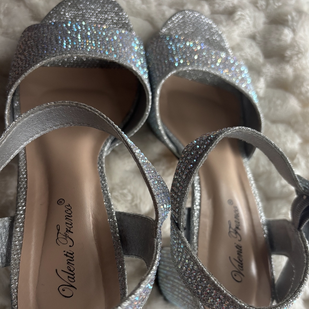 Heels - Picture 3 of 6